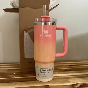 NIB Stanley Pink Mesa Sunset 30 oz